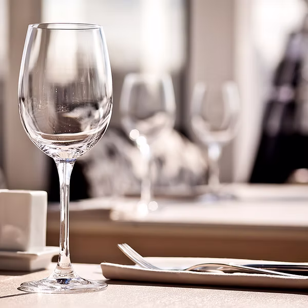 Początki restauracji Fyrelvion